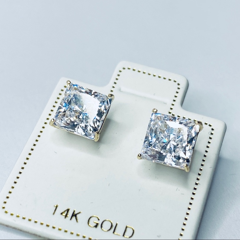 Princess 👑 cut 14k solid gold earrings